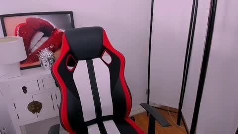 PamelaLips online show from April 21, 9:28 pm