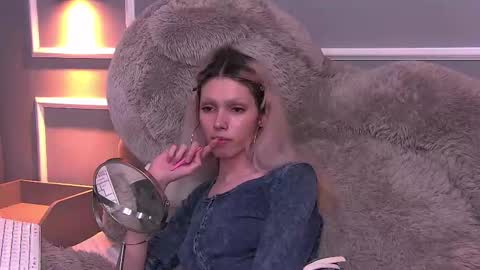 Pamelamy online show from February 20, 7:30 pm