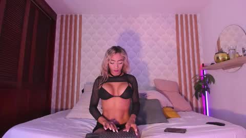 Snapshot of pamelareal chatting on March 15, 11:22 pm Pamela online show from March 15, 11:22 pm