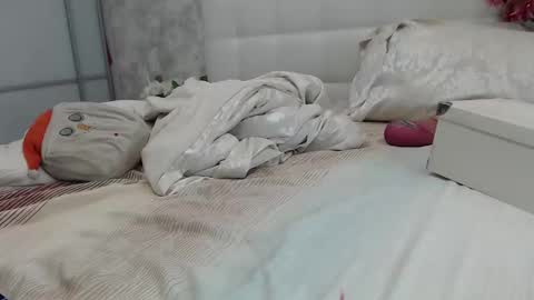 Pamella online show from April 12, 7:30 pm