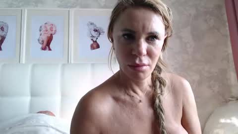 Pamella online show from June 21, 11:02 am