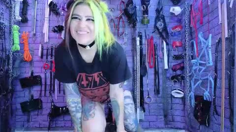 Snapshot of pandoranez chatting on January 17, 9:03 am PandoraNez online show from January 17, 9:03 am