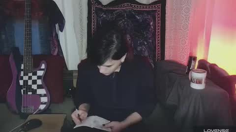 In bio online show from December 5, 1:42 pm