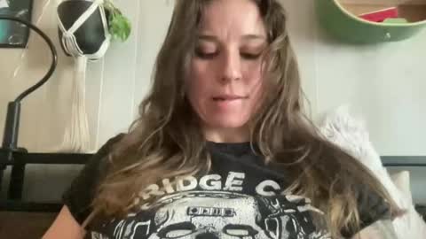 Snapshot of pantiesofthefae chatting on January 6, 5:05 pm Pantiesofthefae online show from January 6, 5:05 pm