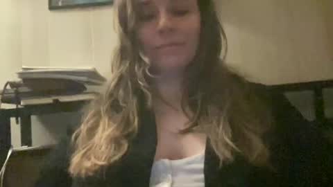 Snapshot of pantiesofthefae chatting on February 23, 11:40 am Pantiesofthefae online show from February 23, 11:40 am