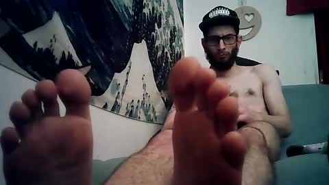 PantsLessTraveler online show from December 5, 7:16 am