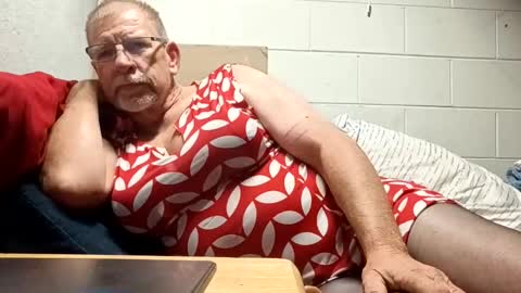 a online show from November 3, 5:42 am