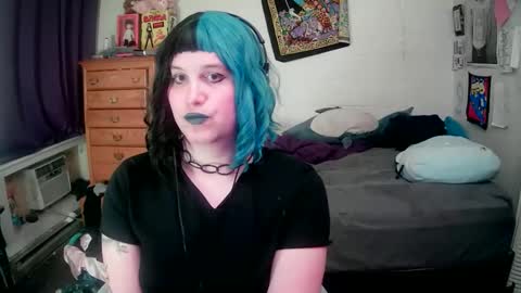 Snapshot of pantygirl929135 chatting on May 16, 12:40 am Princess online show from May 16, 12:40 am