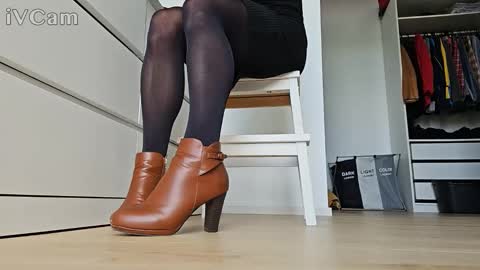 pantyhose_ggggg online show from October 4, 11:19 am