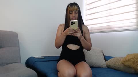 Snapshot of pantyhose_xxx_ chatting on February 7, 4:11 pm pantyhose_xxx_ online show from February 7, 4:11 pm