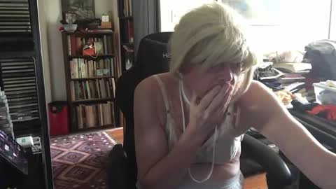 Pantyvioletlace online show from September 16, 7:15 pm