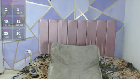 Paola Stone online show from November 26, 2:40 pm