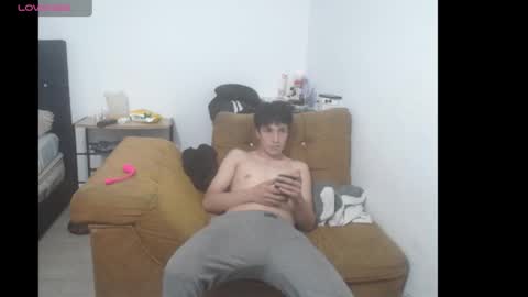 Snapshot of paola_alexander chatting on March 2, 4:50 am paola y alexander online show from March 2, 4:50 am