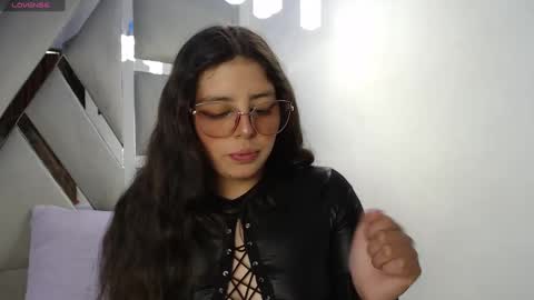 Snapshot of paola_lyon chatting on December 23, 4:28 pm Paola Lyon online show from December 23, 4:28 pm
