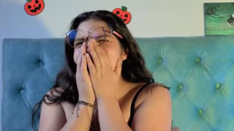 Snapshot of paola_lyon chatting on October 16, 12:11 am Paola Lyon online show from October 16, 12:11 am