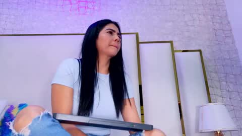Snapshot of paolaa_rodriguez chatting on June 6, 11:37 am Paola online show from June 6, 11:37 am