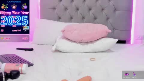 paola online show from January 8, 4:12 am