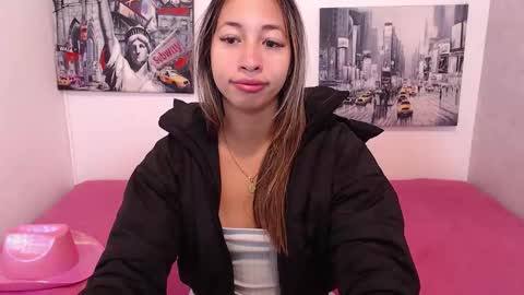 Snapshot of paolabotero chatting on January 10, 11:34 am Paola online show from January 10, 11:34 am