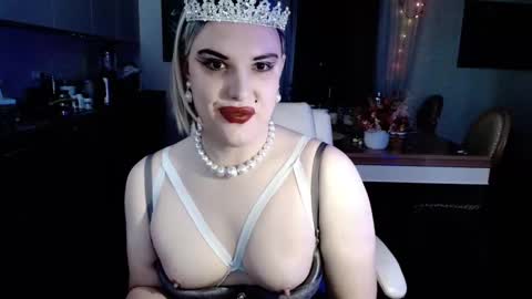 Snapshot of paoladoll chatting on October 21, 9:32 am Sarina Williams online show from October 21, 9:32 am