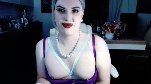 Sarina Williams online show from December 19, 10:44 am