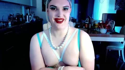 Sarina Williams online show from May 12, 11:51 am
