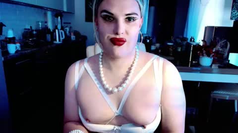 Sarina Williams online show from May 19, 11:49 am