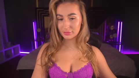 Lia online show from February 22, 4:30 pm