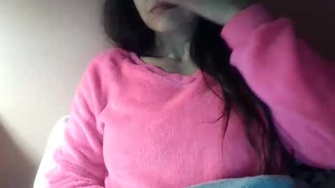 Snapshot of paolamz10 chatting on February 3, 6:40 am paolamz10 online show from February 3, 6:40 am