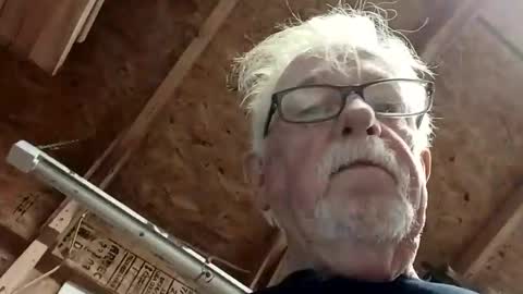 Snapshot of papajb70 chatting on March 9, 3:22 am papajb70 online show from March 9, 3:22 am