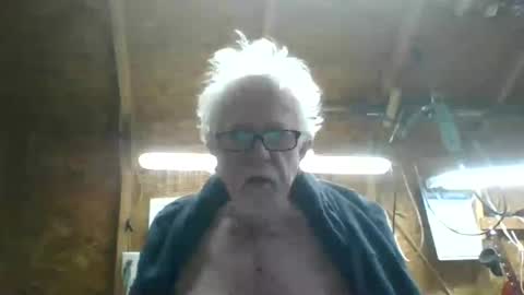 papajb70 online show from July 28, 2:18 am