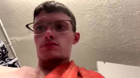 Snapshot of papi121221 chatting on November 16, 3:12 am papi121221 online show from November 16, 3:12 am