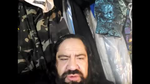 Snapshot of papi_2375 chatting on February 11, 6:51 am papi_2375 online show from February 11, 6:51 am