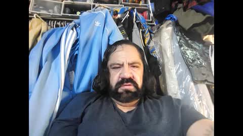 Snapshot of papi_2375 chatting on February 16, 1:58 am papi_2375 online show from February 16, 1:58 am