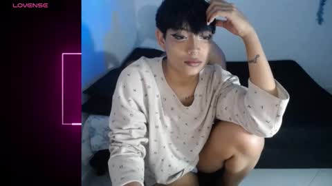 papi_mami_live_ online show from November 19, 2:44 am
