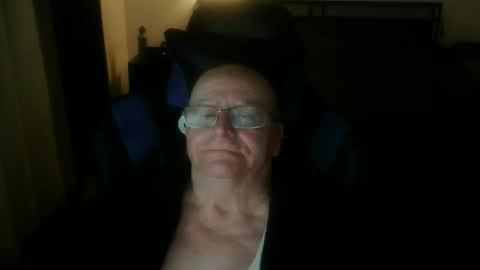 papilly online show from April 4, 1:37 am