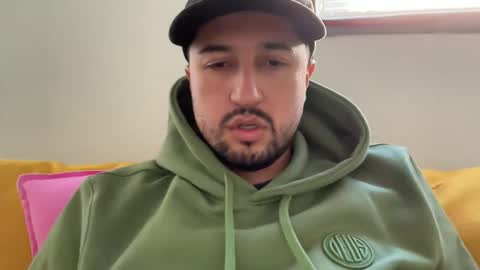 paprika_555 online show from April 28, 3:44 am