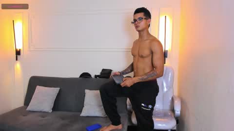 Ryan And Casper online show from November 26, 3:02 pm