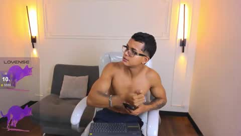 Ryan And Casper online show from March 17, 6:33 pm