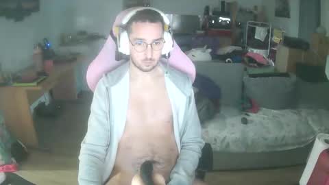 paradoxe91 online show from April 1, 10:38 am