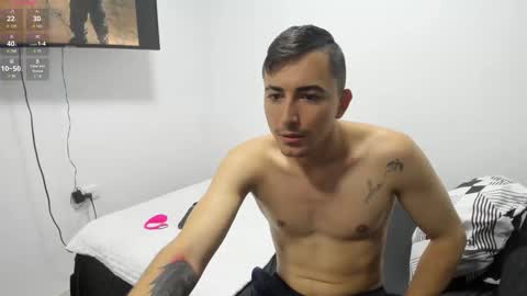 pareja_curiosa19 online show from November 15, 11:10 pm