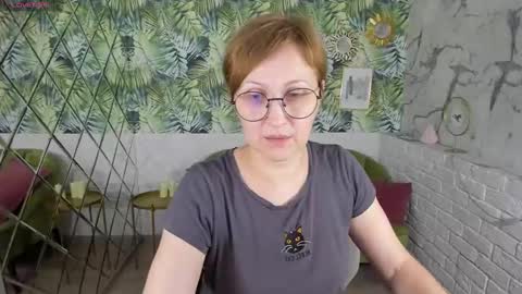 Snapshot of paris_cherry chatting on March 8, 11:07 pm Paris online show from March 8, 11:07 pm