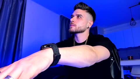 Snapshot of paris_lock chatting on January 10, 11:08 pm Paris online show from January 10, 11:08 pm