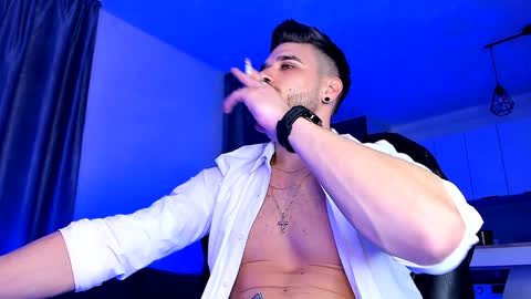 Snapshot of paris_lock chatting on January 23, 8:02 pm Paris online show from January 23, 8:02 pm