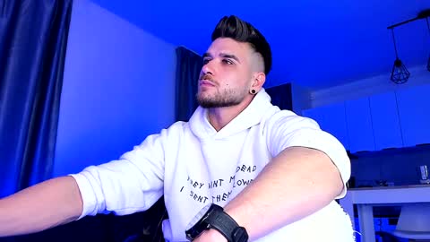 Snapshot of paris_lock chatting on January 26, 1:52 am Paris online show from January 26, 1:52 am