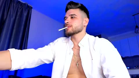 Snapshot of paris_lock chatting on February 3, 9:50 pm Paris online show from February 3, 9:50 pm