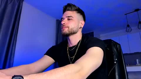 Snapshot of paris_lock chatting on February 9, 8:45 pm Paris online show from February 9, 8:45 pm