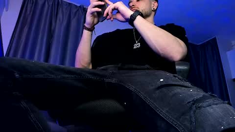 Snapshot of paris_lock chatting on February 10, 2:52 am Paris online show from February 10, 2:52 am