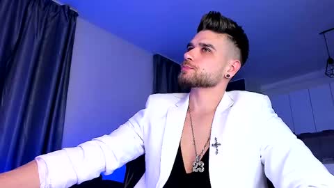 Snapshot of paris_lock chatting on February 11, 4:46 pm Paris online show from February 11, 4:46 pm