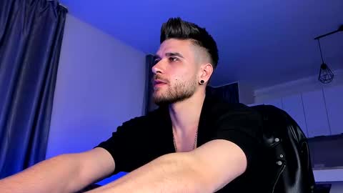 Snapshot of paris_lock chatting on February 12, 3:51 am Paris online show from February 12, 3:51 am