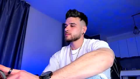 Snapshot of paris_lock chatting on March 7, 6:33 pm Paris online show from March 7, 6:33 pm